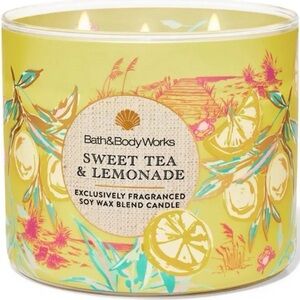 Bath & Body Works Sweet Tea & Lemonade Candle - Vibrant Yellow